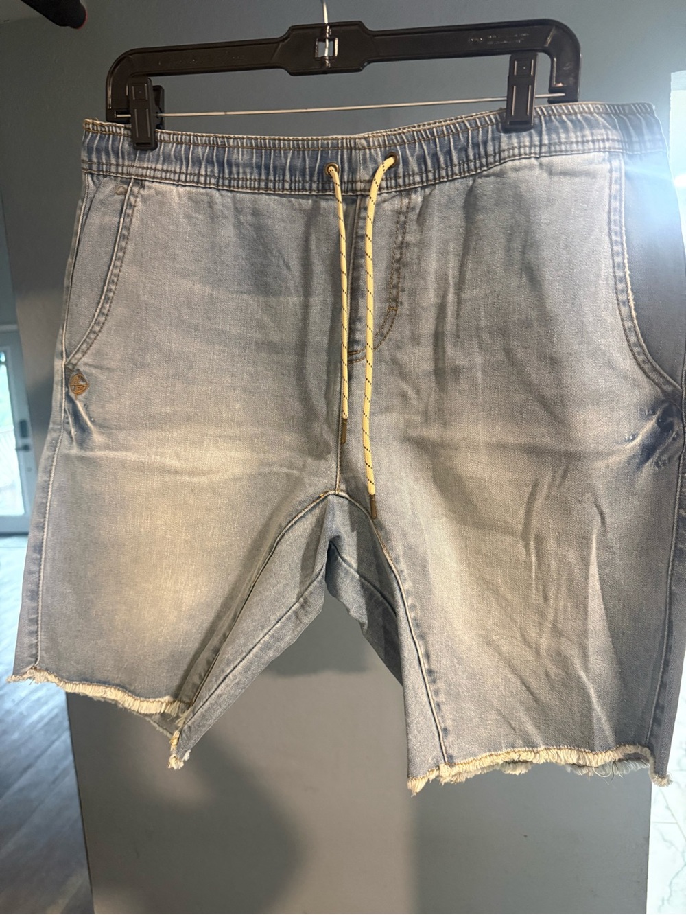 Men's Light Blue Denim Drawstring Shorts with Frayed Hem